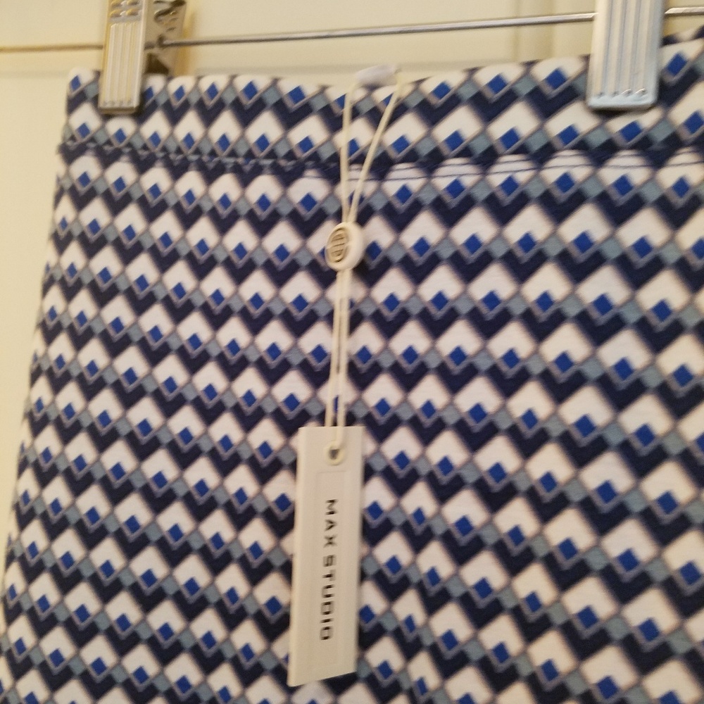 Max Studio Blue Printed Skirt - Has matching top - Picture 3 of 5